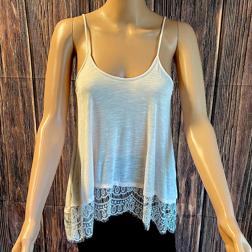 Delia’s size XS pale baby pink lace lined soft flowy tank top